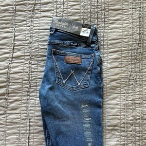 Wrangler Women's Retro Mae Mid-Rise Boot Cut Jeans